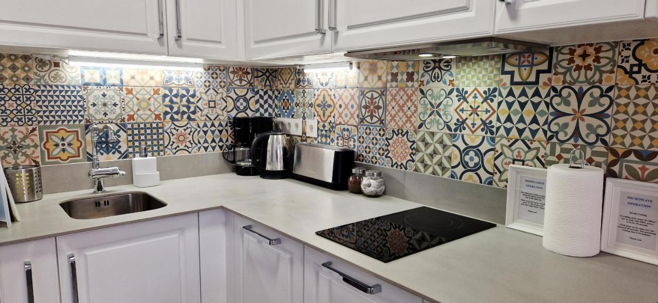 Malaga Lodge Apartments Екстер'єр фото