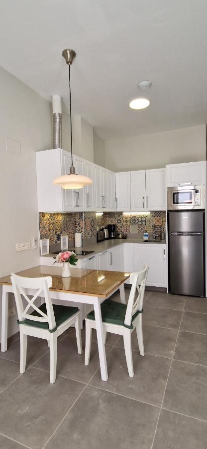 Malaga Lodge Apartments Екстер'єр фото