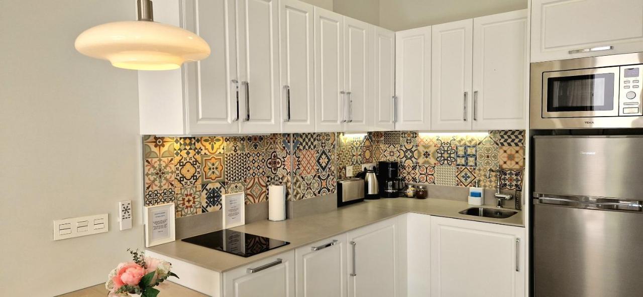 Malaga Lodge Apartments Екстер'єр фото